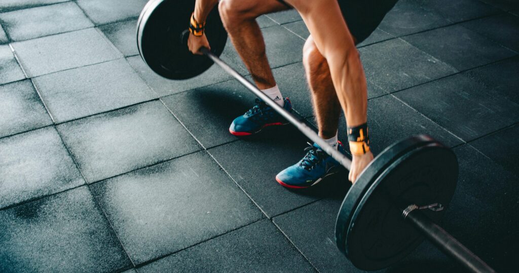 lift heavy weights to lose weight